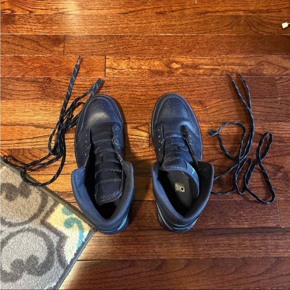 Nike Air Jordan’s 1 “Mid” Obsidian. - Picture 2 of 6